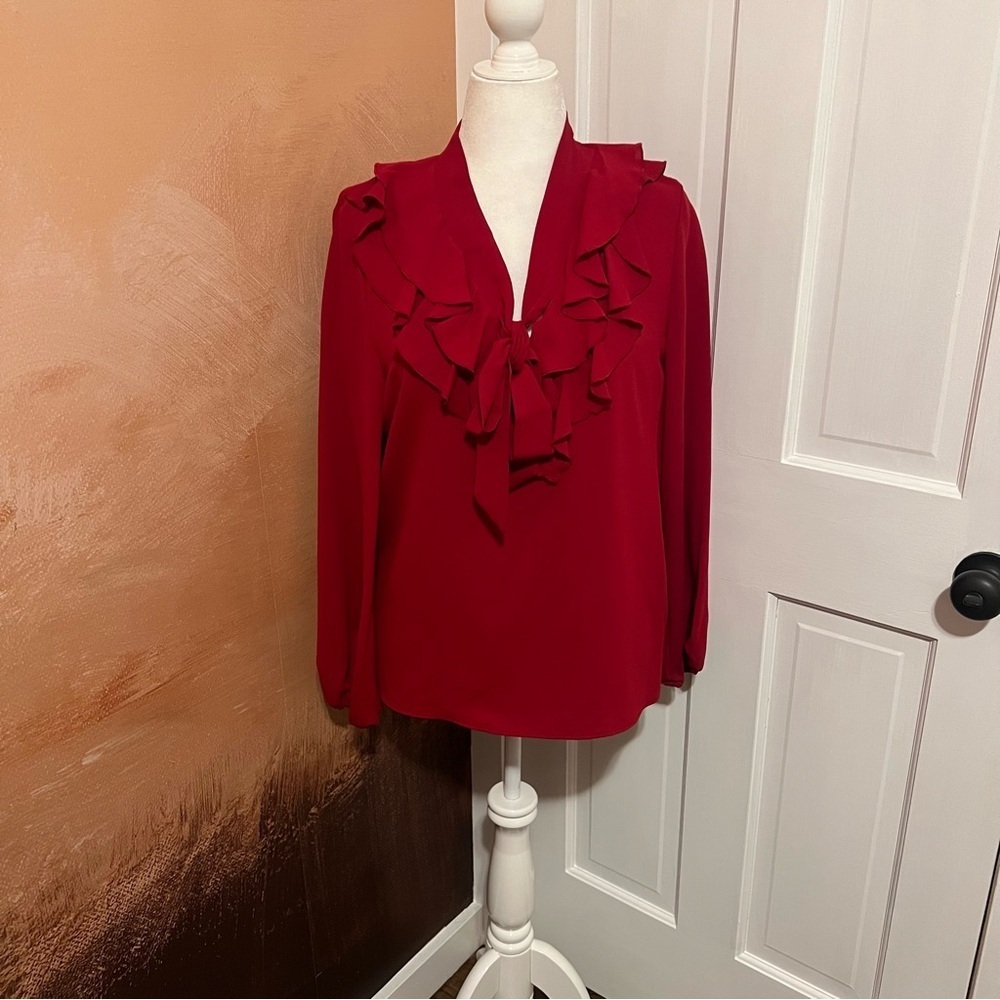 #129 KASPER RUFFLED TIE FRONT V-NECK RED BLOUSE TOP SIZE MEDIUM - Picture 2 of 6
